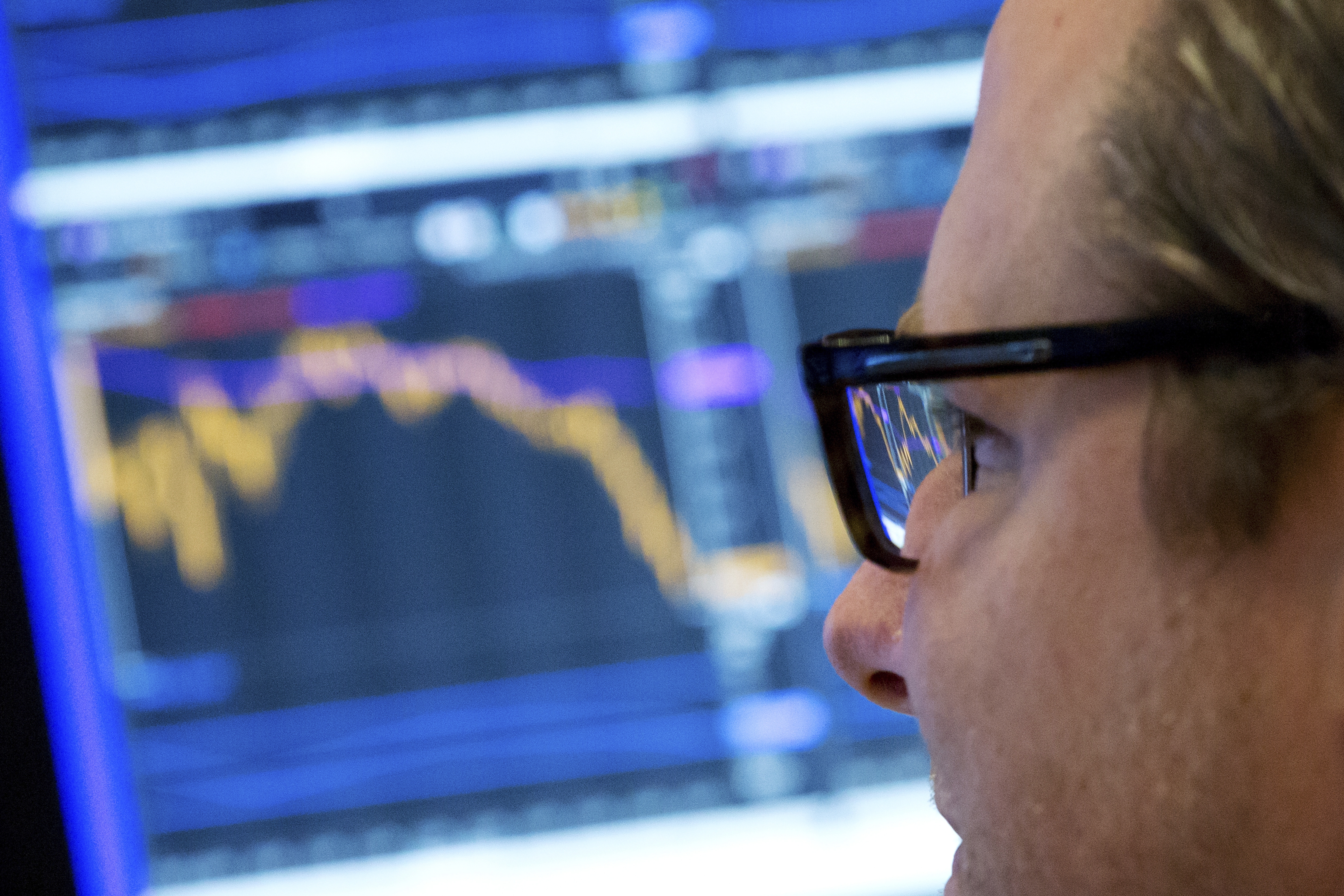 CLOSING BELL: Washington turmoil unnerves markets