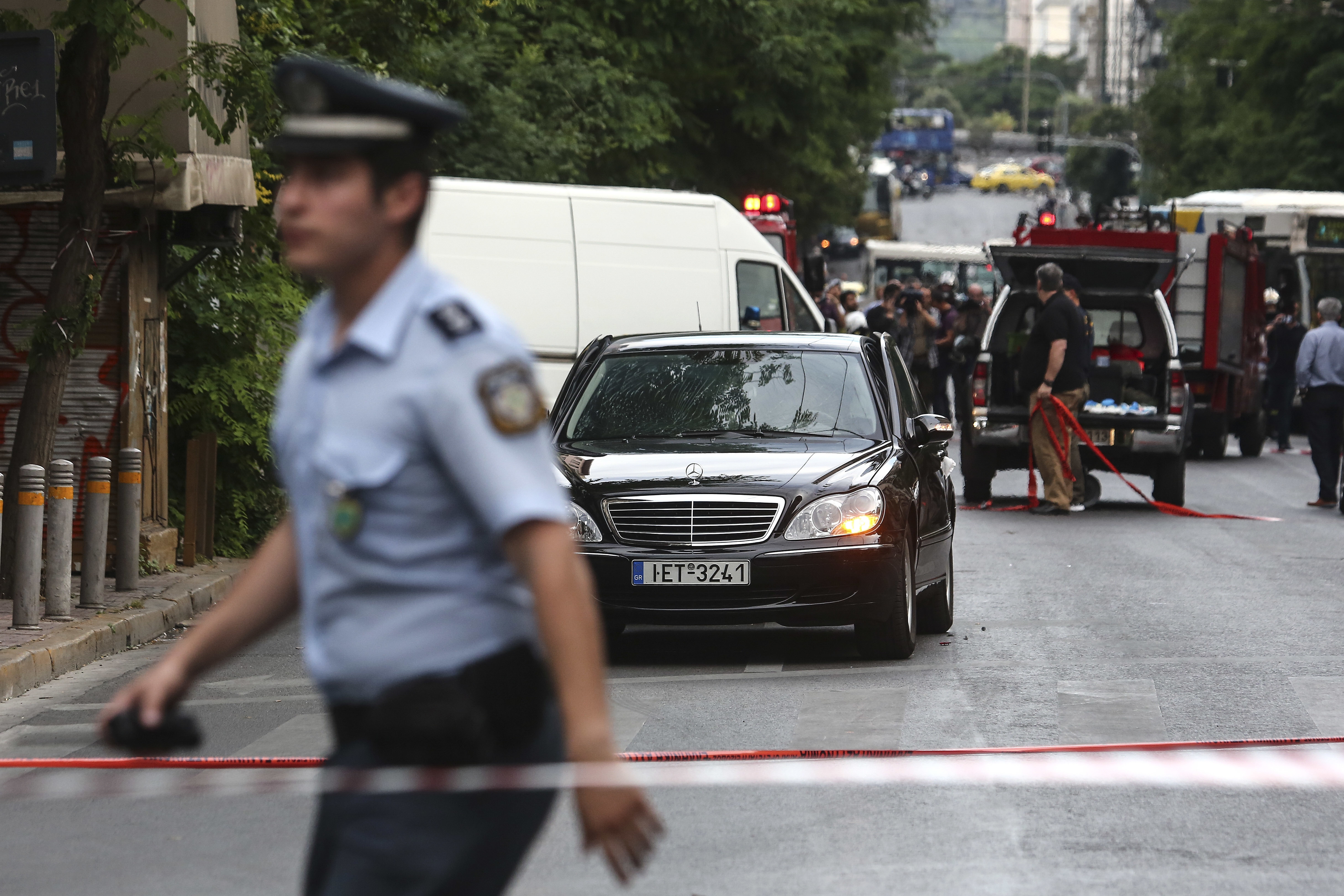 Greek ex-premier Lucas Papademos wounded in Athens bombing