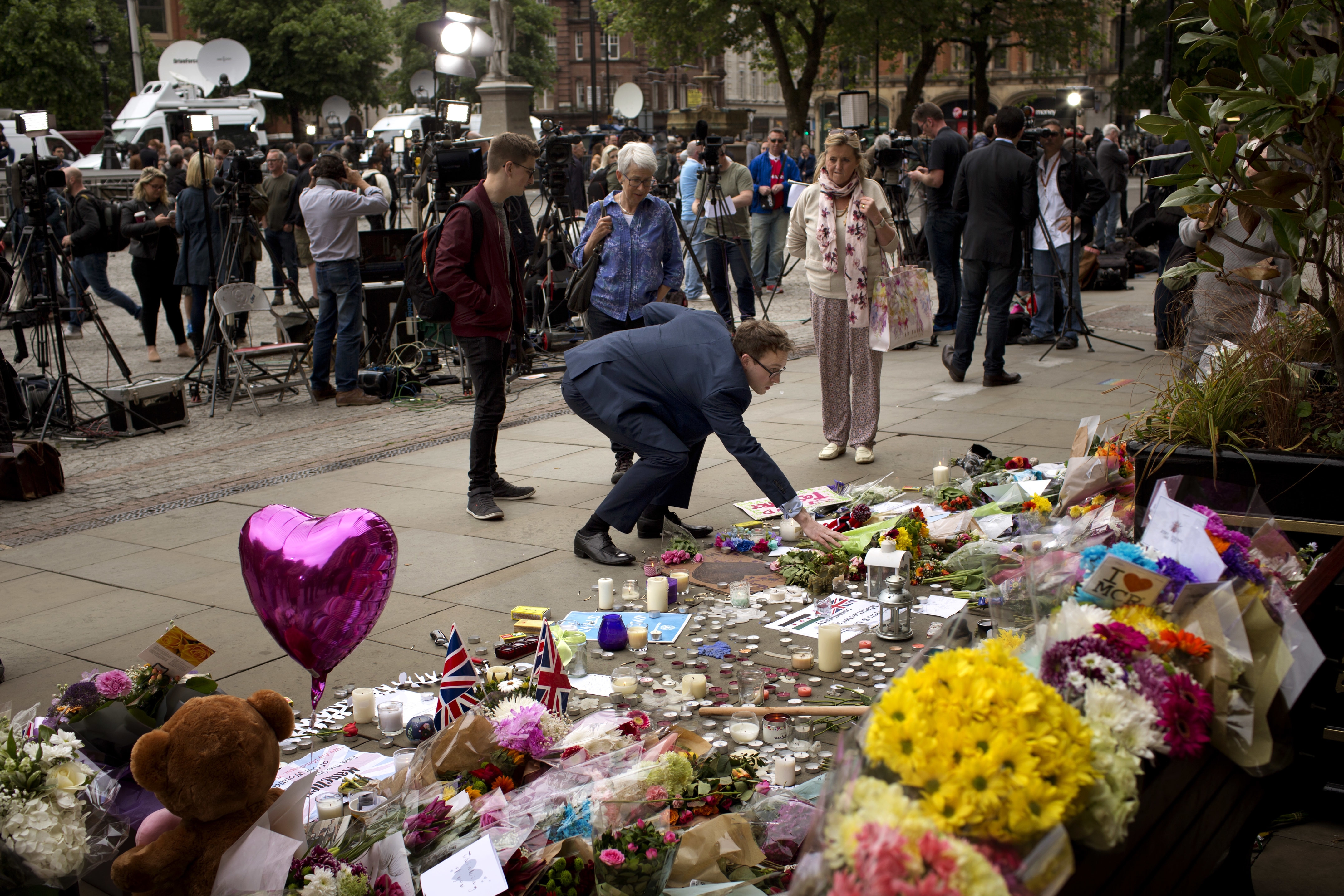 Raids, arrests as on-edge UK seeks ‘network’ of attackers