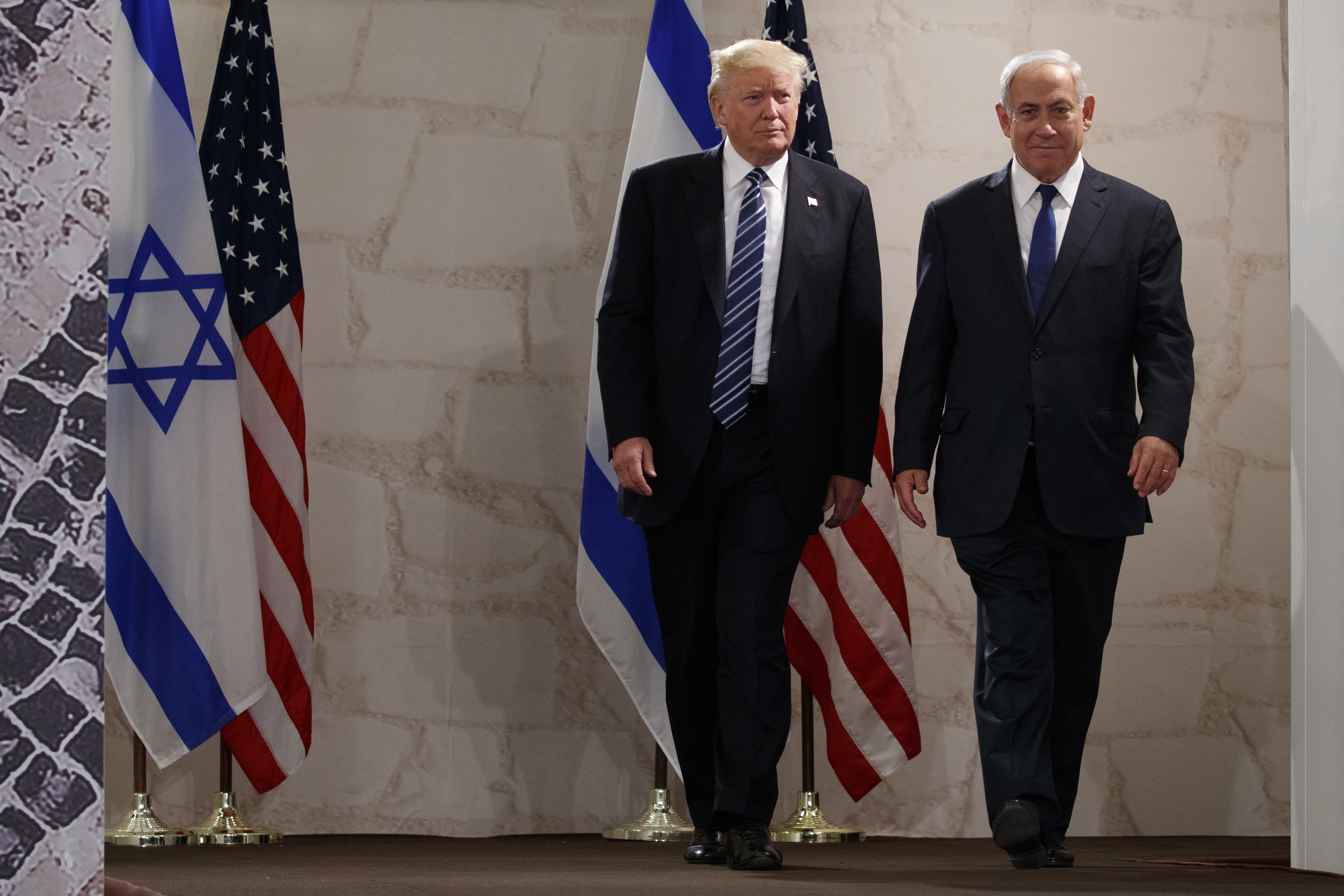 Trump makes personal appeal to both sides for Mideast peace