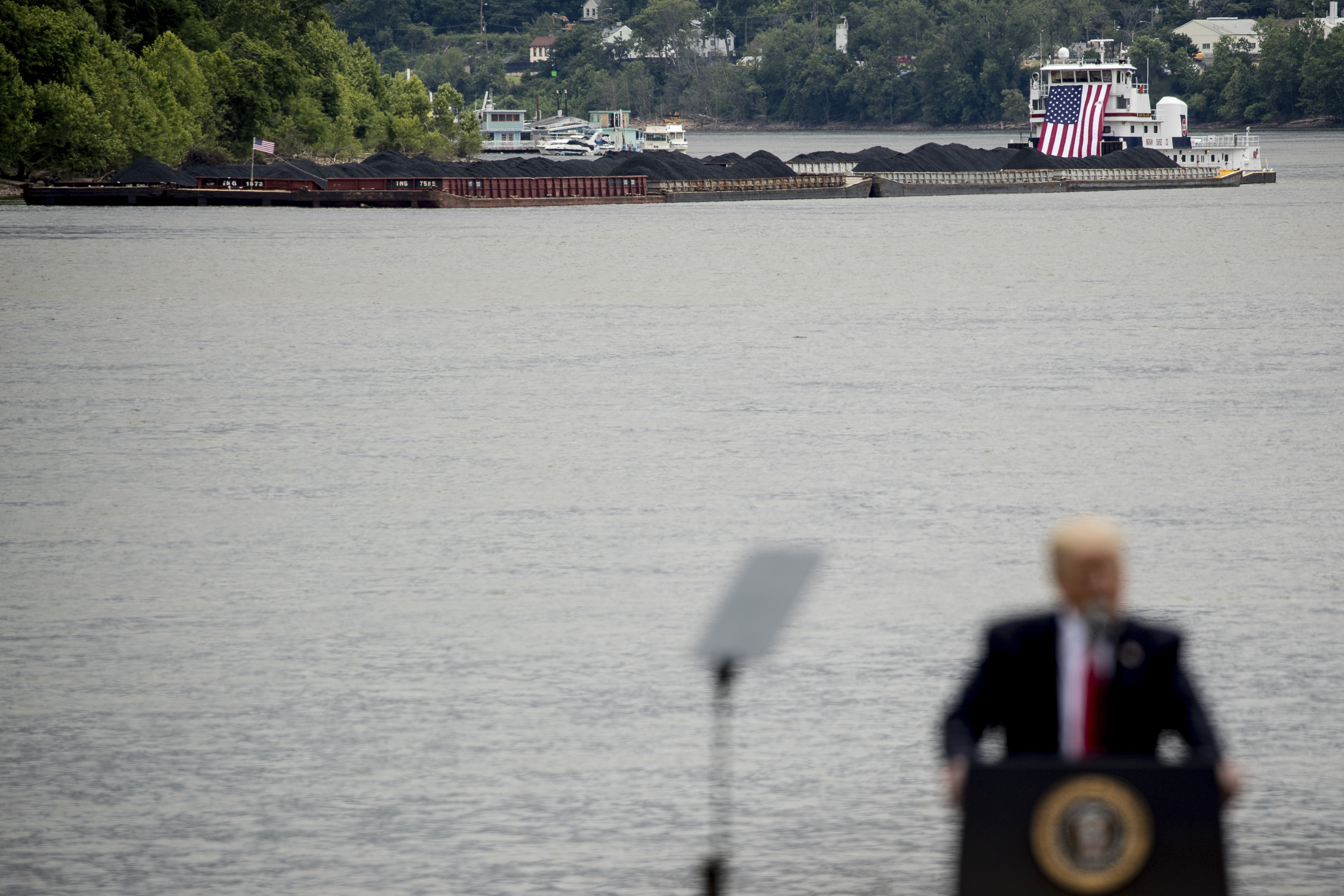Trump pushes public works agenda, health care on Ohio visit