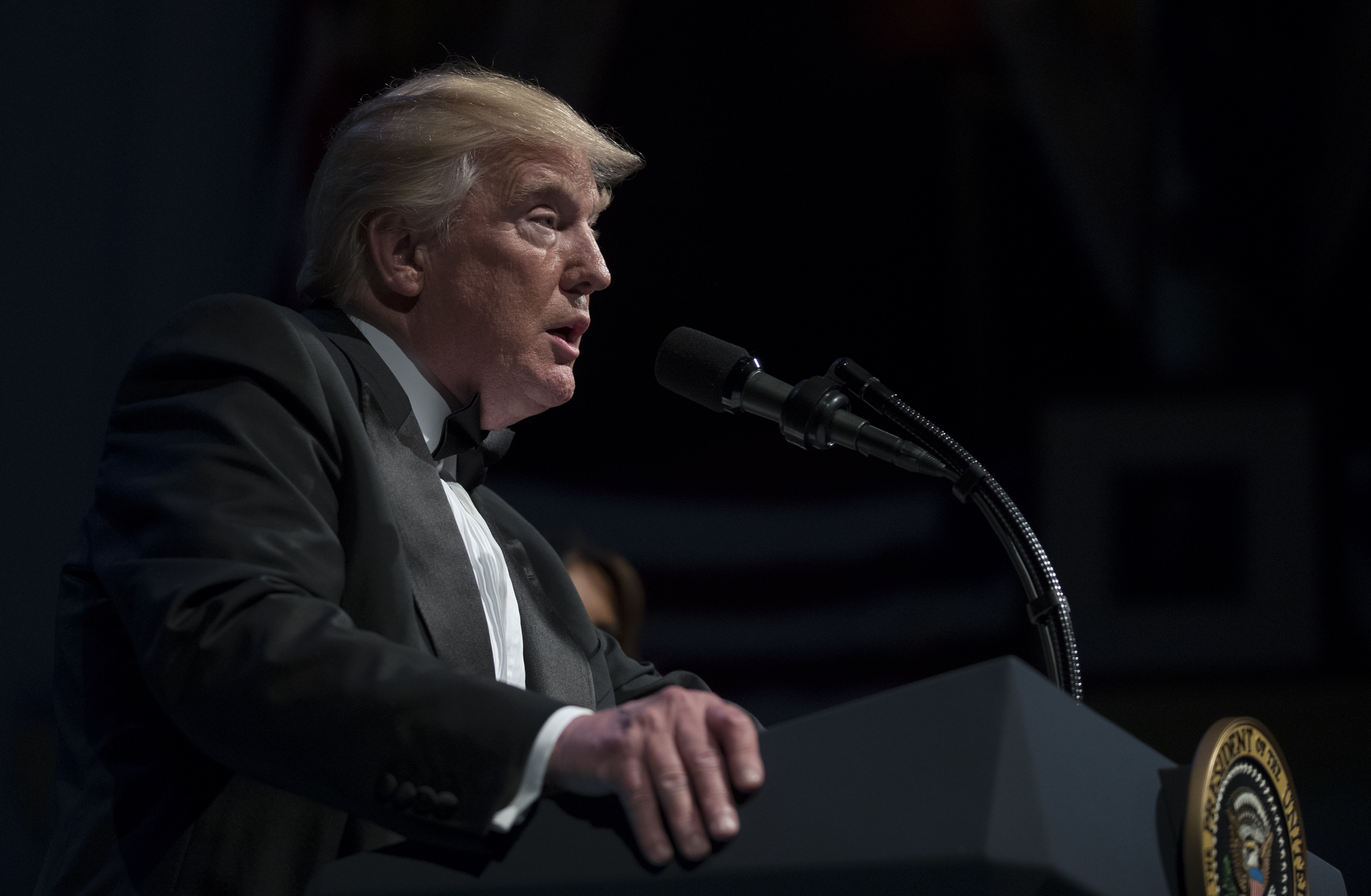 Trump assails Justice Dep’t court strategy on travel ban