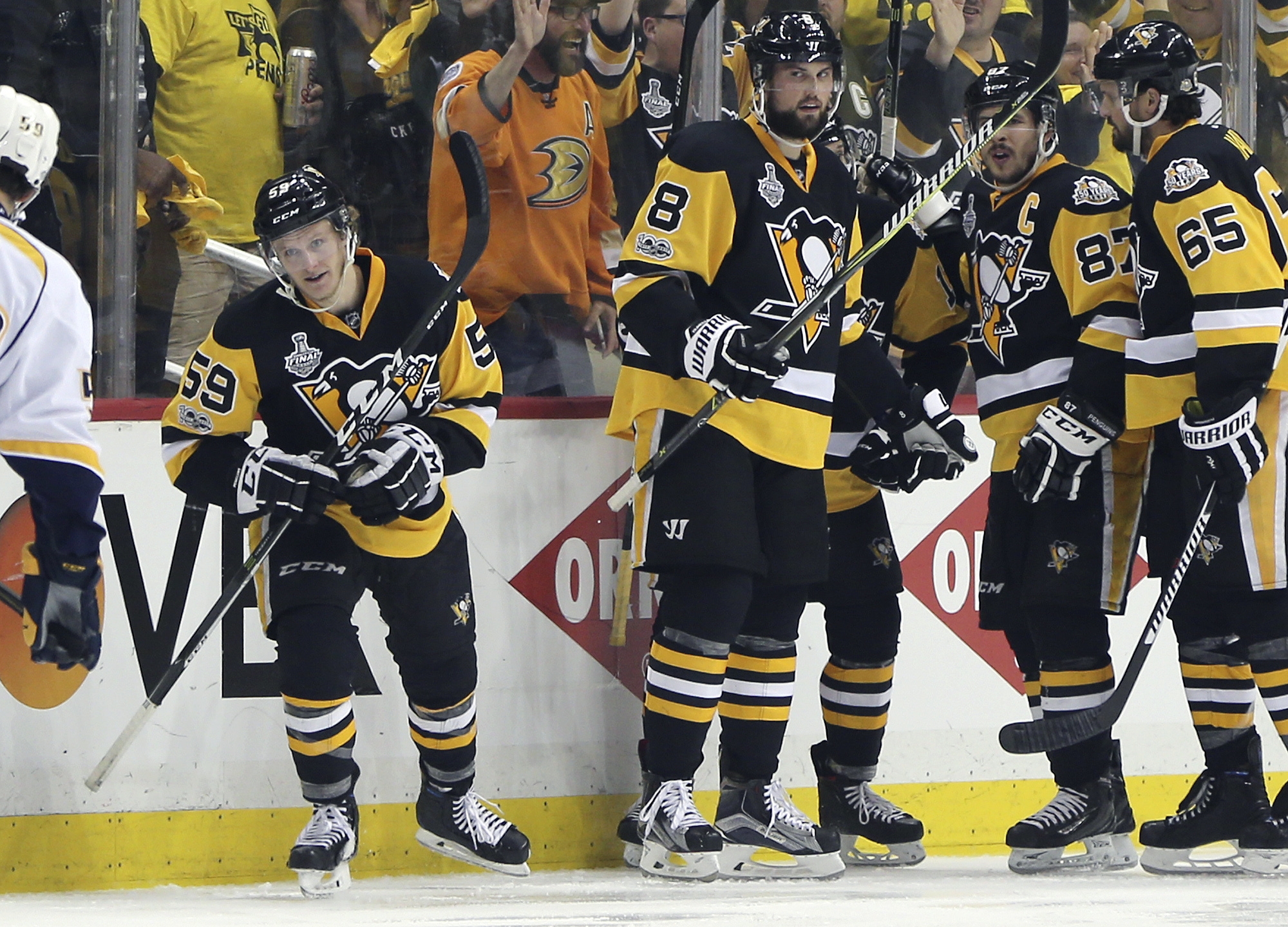 LIGHT LUNCH: Wrong number text leads to free Stanley Cup tickets