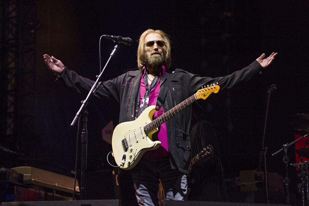 Rock superstar Tom Petty dies; sold 80 million record