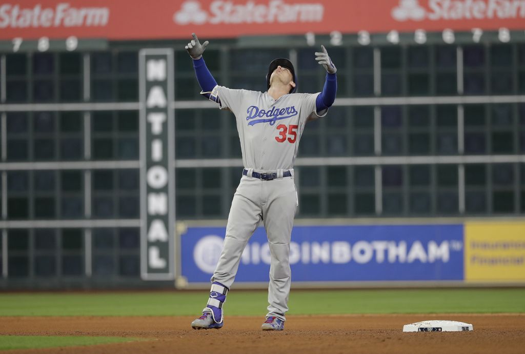 Bellinger, Dodgers top Astros 6-2 to tie World Series 2-all