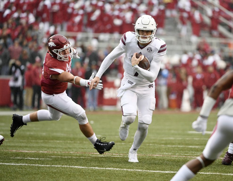 Fitzgerald helps Mississippi State top Arkansas 28-21