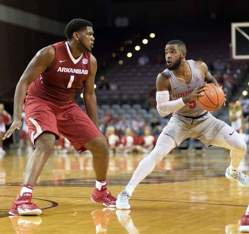 Houston dominates Arkansas 91-65