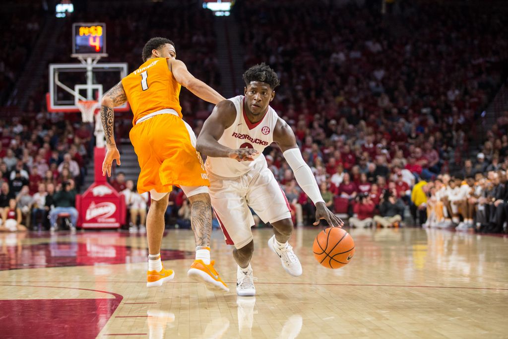Macon, Barford lead Arkansas past No. 19 Tennessee in OT