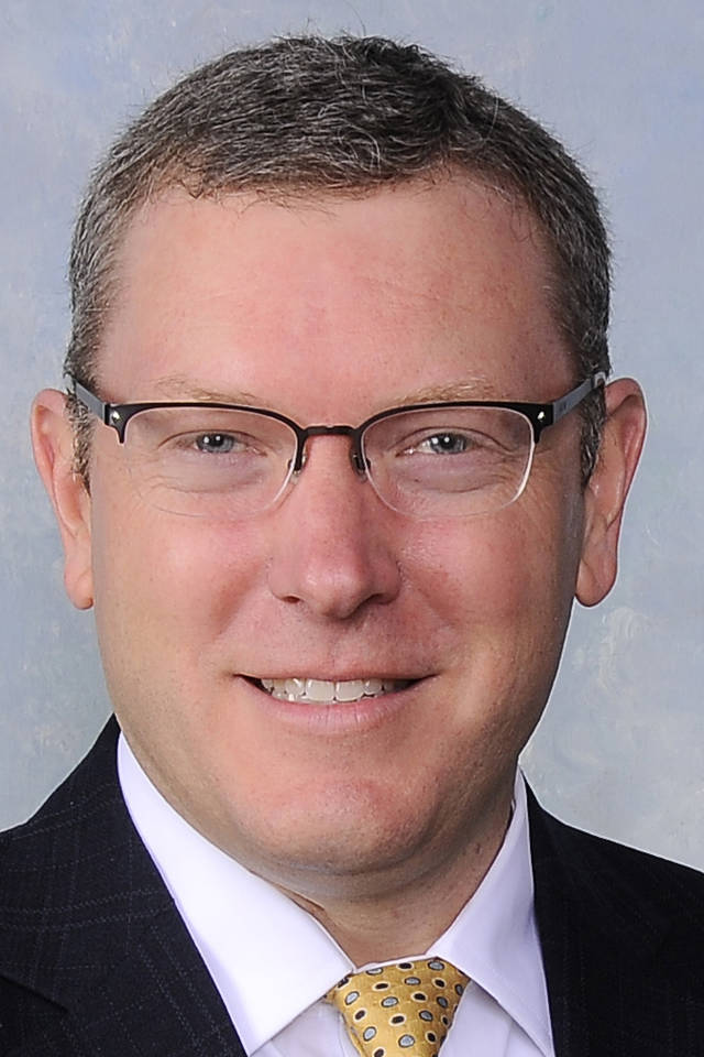 JRMC voard to honor CEO at reception