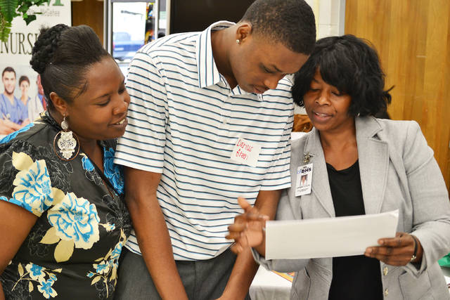 McGehee Career Pathways hosts hiring fair