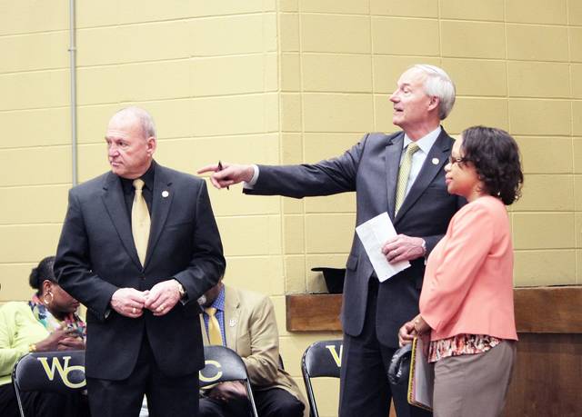 Governor touts computer science Friday at WCHS
