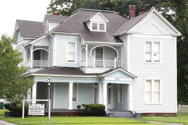 Owner looks to sell historic Martha Mitchell home