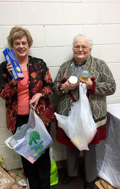 Jefferson County Extension Homemakers collect food
