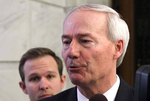 Arkansas governor OKs dicamba ban, refers it to Legislature