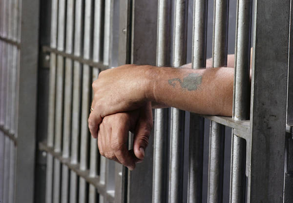 Arkansas panel halts action on juvenile lifers’ sentences