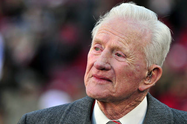 Former Arkansas coach, AD Broyles dies at 92