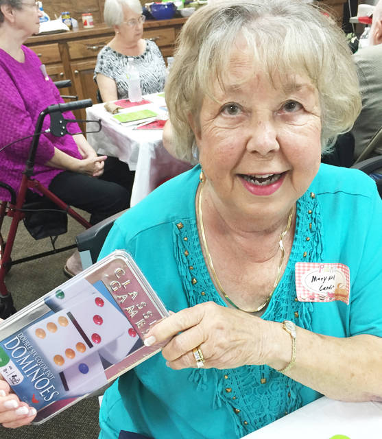 Jefferson County homemakers host picnic, bingo