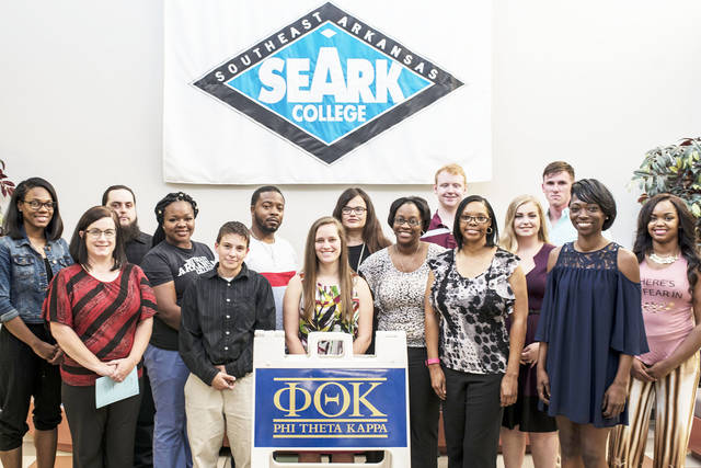 SEARK inducts new Phi Theta Kappa members