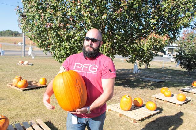 Last-minute pumpkin buyers have little time left