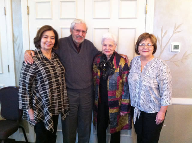 Former UPI photographer makes presentation to Bess Jenkins Club