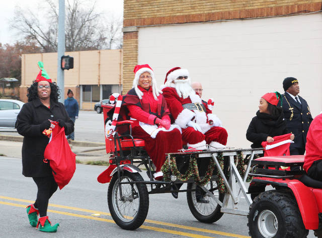 Pine Bluff Christmas Parade ushers in holiday season