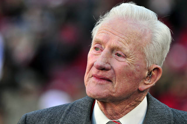 Campbell, Broyles among noted Arkansas deaths