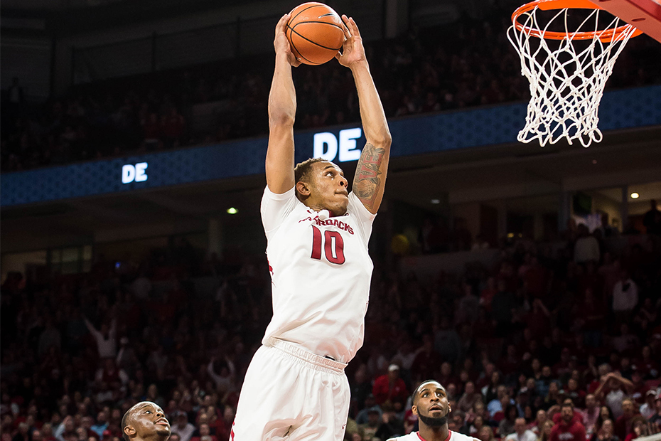 Gafford scores 21 to lead Arkansas past No. 14 Auburn, 91-82