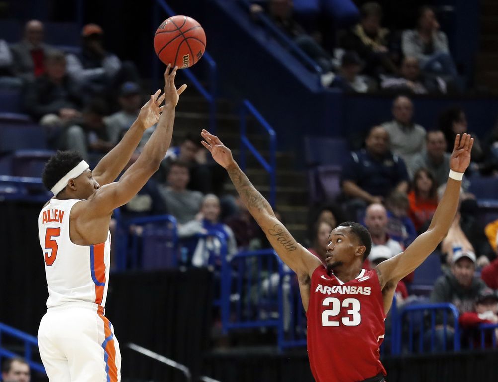Barford’s 27 points sends Arkansas past No. 23 Florida