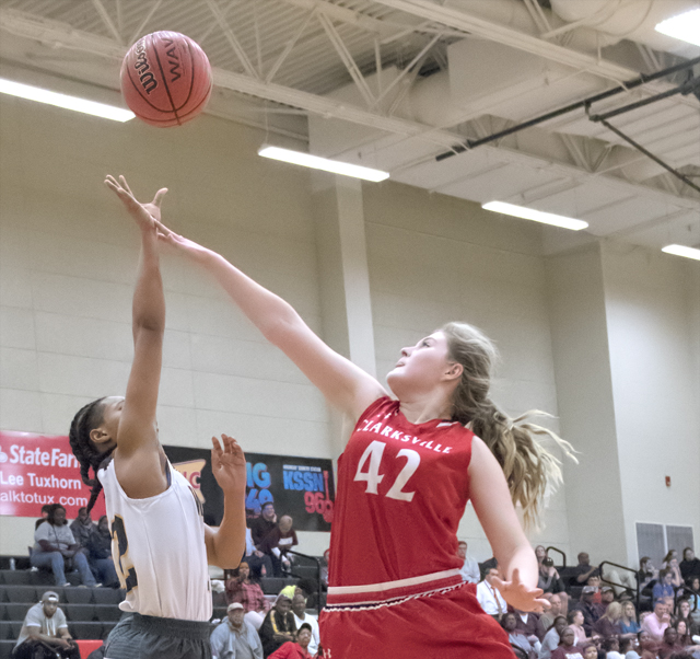 Lady Wildcats pull away from Clarksville for 50-43 victory