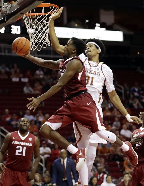 Daryl Macon making the most of his time at Arkansas