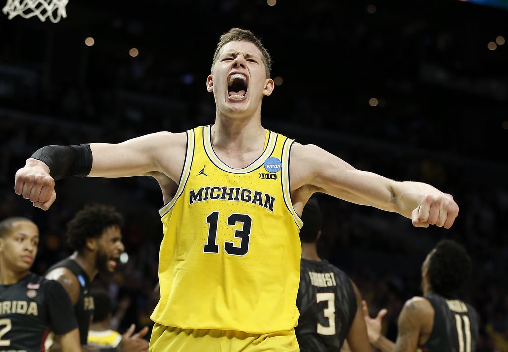NCAA Latest: Michigan, Loyola in Final Four; bluebloods next