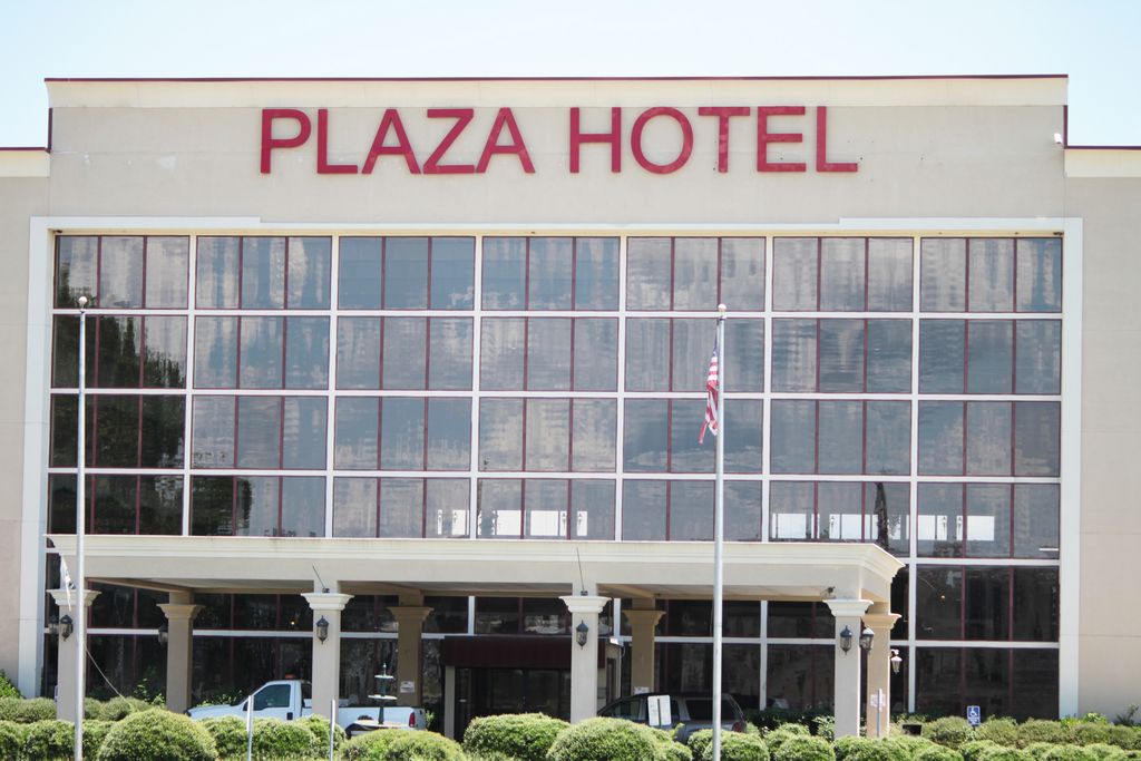 Officials: Run-down Plaza Hotel is holding city back