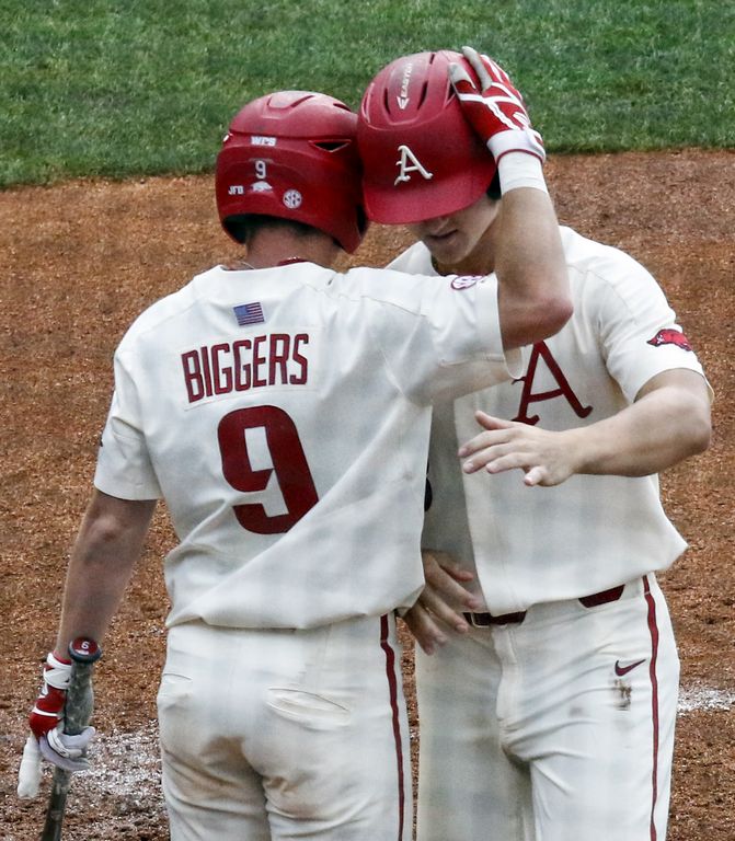LSU makes it into SEC title game, 2-1 over Arkansas