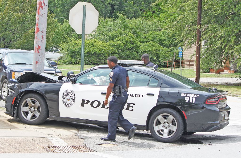 PBPD officer injured in downtown PB wreck