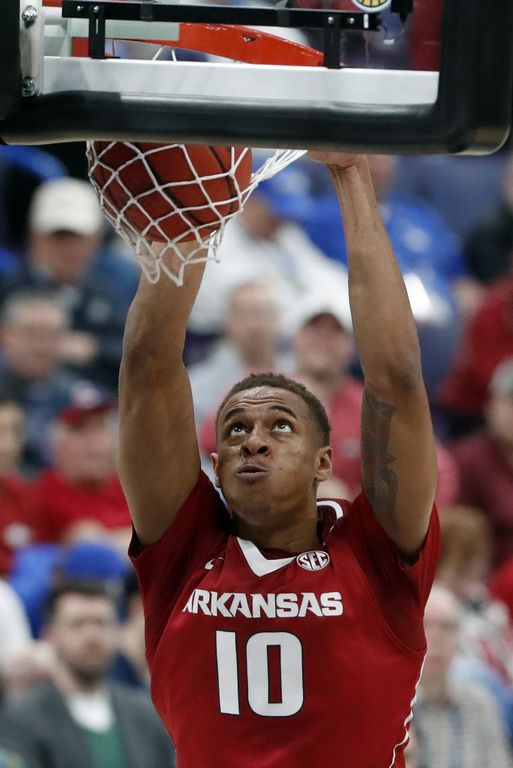 Gafford front and center for inexperienced Arkansas squad