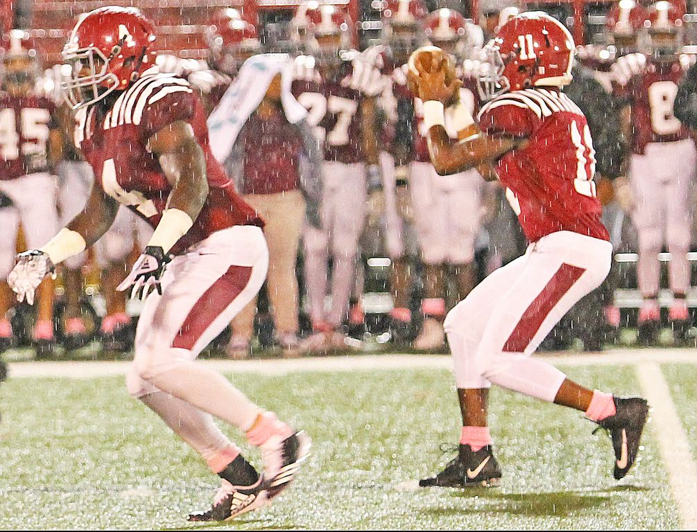 Marion outlasts Pine Bluff 28-20 in pivotal 6A East affair