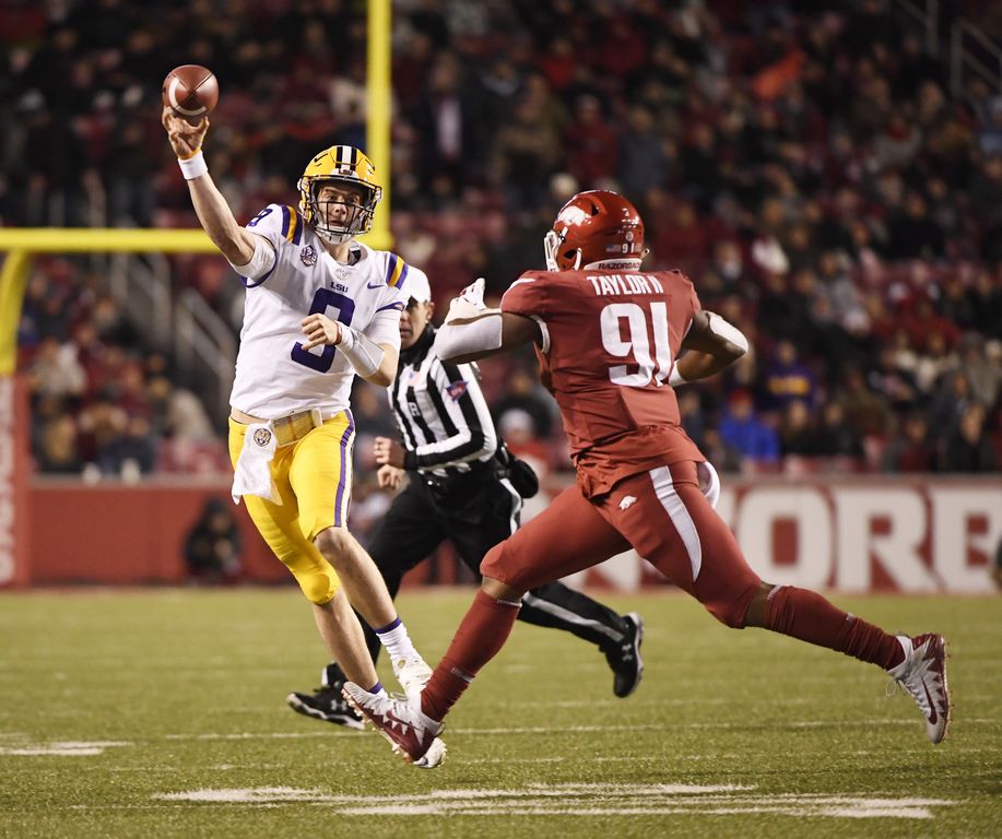LSU bounces back from Alabama loss with win at Arkansas