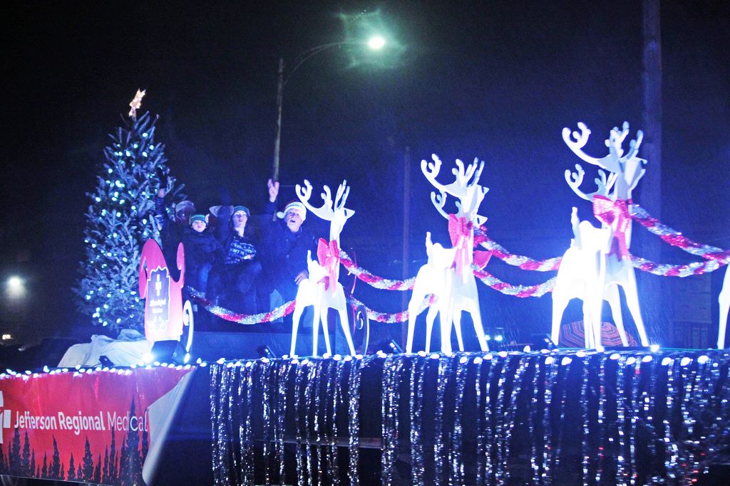 Christmas ‘magic’ sweeps through Pine Bluff