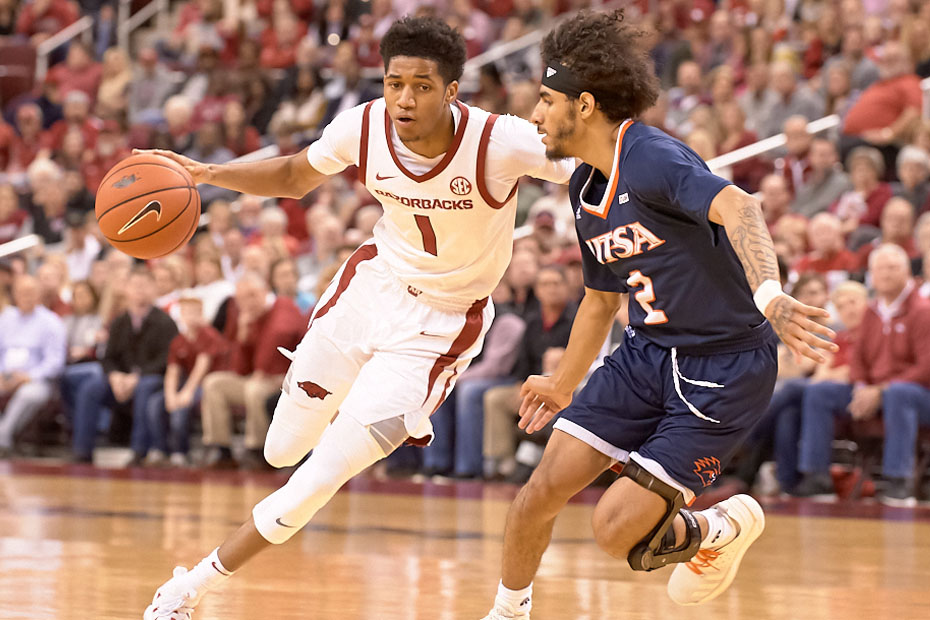 Joe makes 5 3-pointers, helps Arkansas beat UTSA 79-67