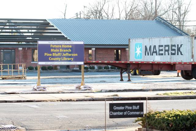 Main Street building being razed to make way for new library