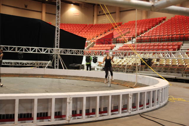 Garden Bros Circus entertains Pine Bluff