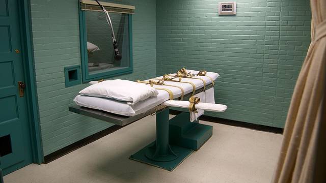 Arkansas death row inmate asks court to wait for 1 more plea