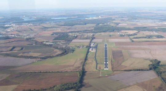 Airport Commission addresses several topics at meeting
