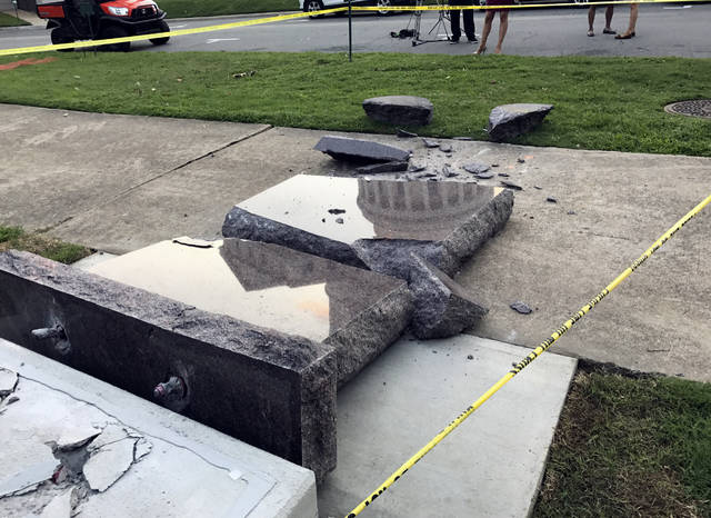 Man acquitted for destroying 2nd Ten Commandments monument