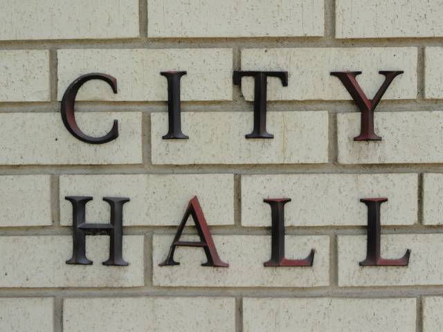 Ordinance on law firm in hotel case on council agenda