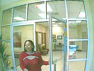 Redfield police seeking suspect in credit card fraud