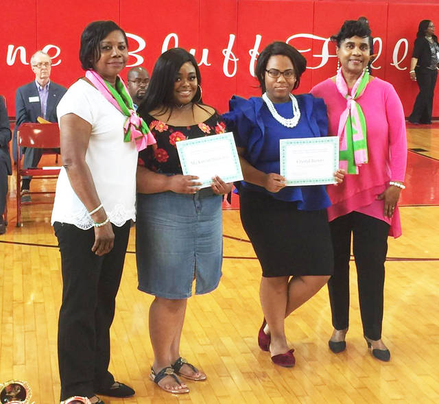 Alpha Kappa Alpha awards 5 scholarships