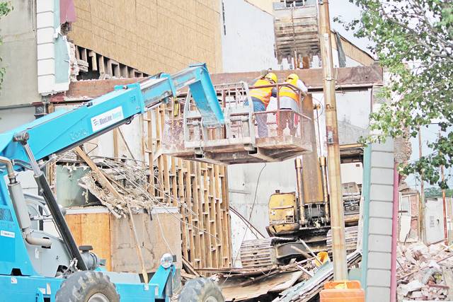 Part of Main St. closes after demolition workers disturb building