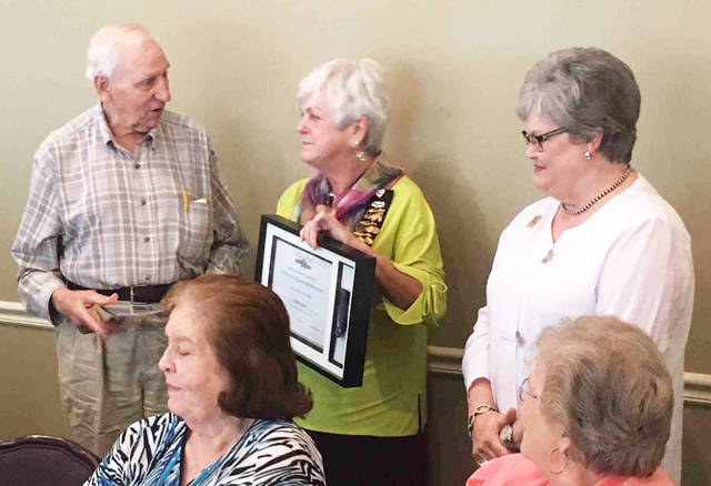 Pine Bluff resident Edgar Colvin receives U.S.D. 1812 History Award