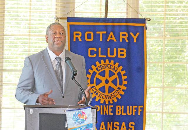 State’s veteran affairs director speaks to Rotarians